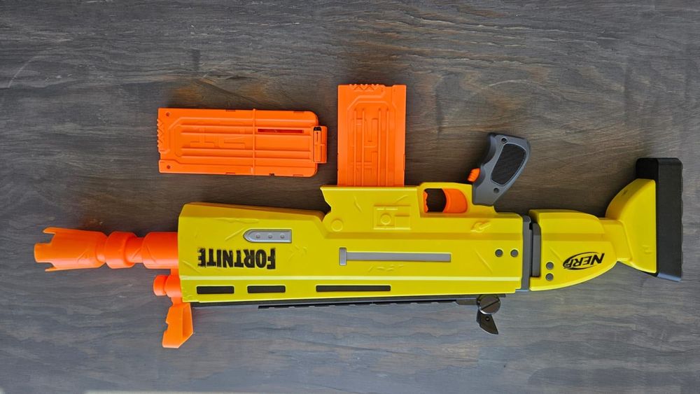 Elektryczny NERF Fortnite scar