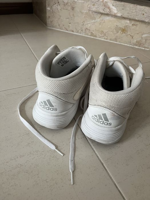 Ténis Basket Adidas 42 2/3