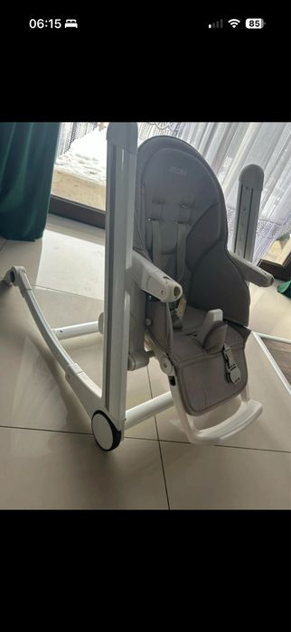 Bujaczek i krzesełko do karmienia.