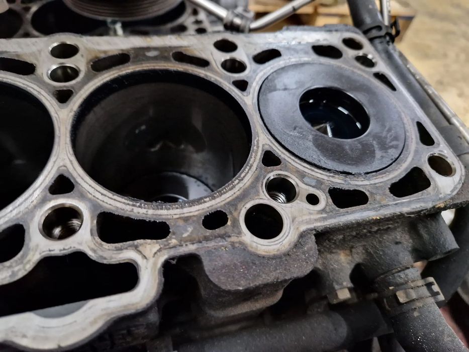 Bloco de motor usado BKP 2.0 TDI 140CV VW PASSAT B6 PISTÕES BIELAS