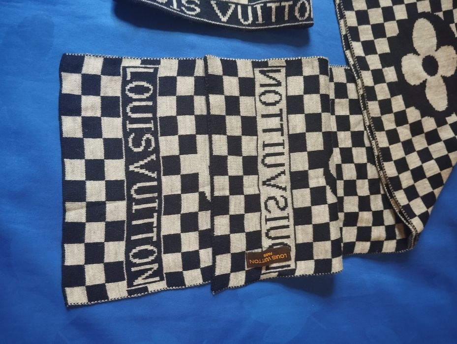 Шапка+ шарф LOUIS VUITTON.