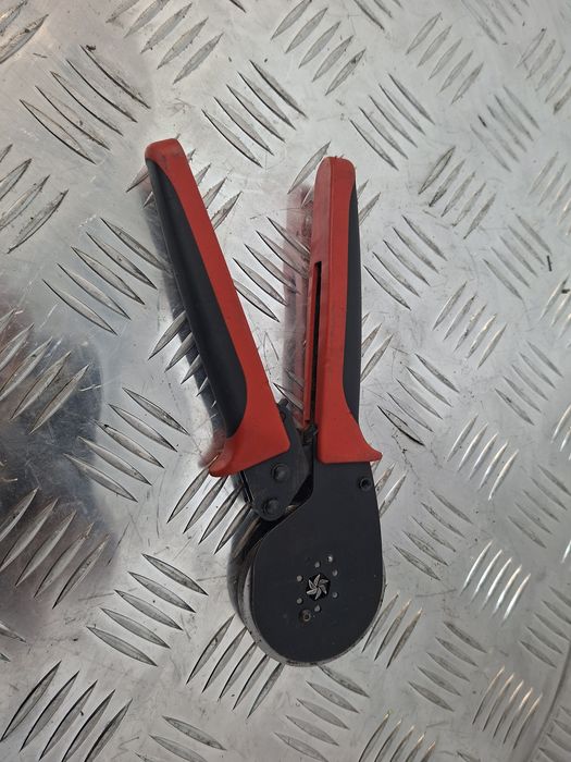 What Інструмент для обтиску кабельних штирьових наконечників муфт жил