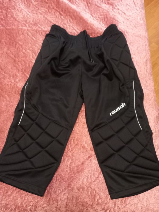 Нові воротарські шорти  Reusch