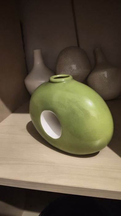 Vaso verde de cerâmica