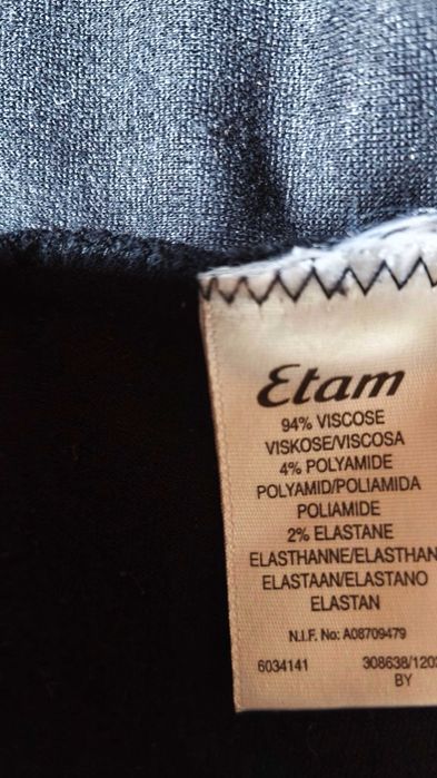 Top Preto Básico - Tamanho 44 - Confortável e Versátil!509800707743426566
