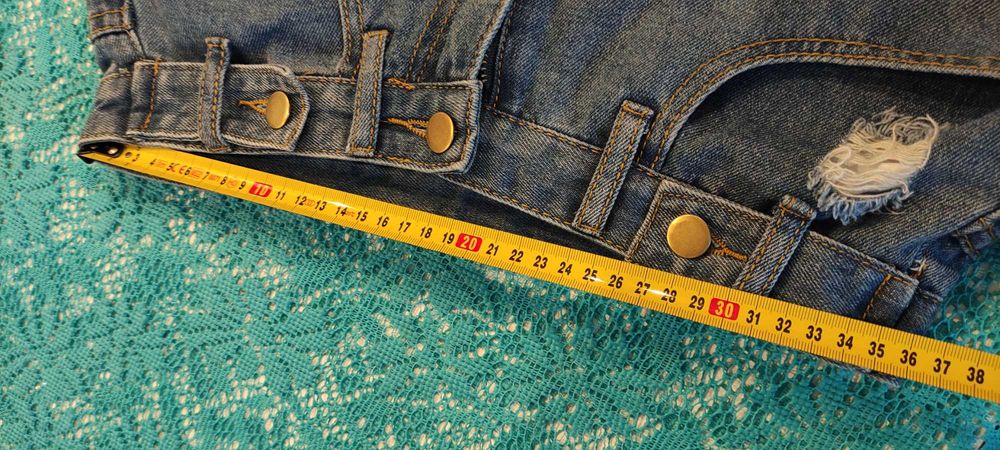 Spodenki krótkie stan bdb r. M