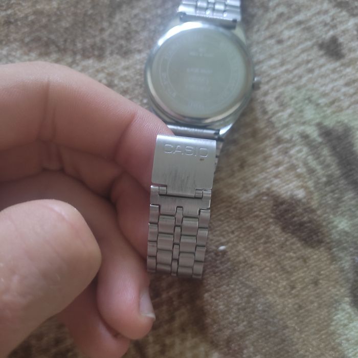 Годинник casio B145