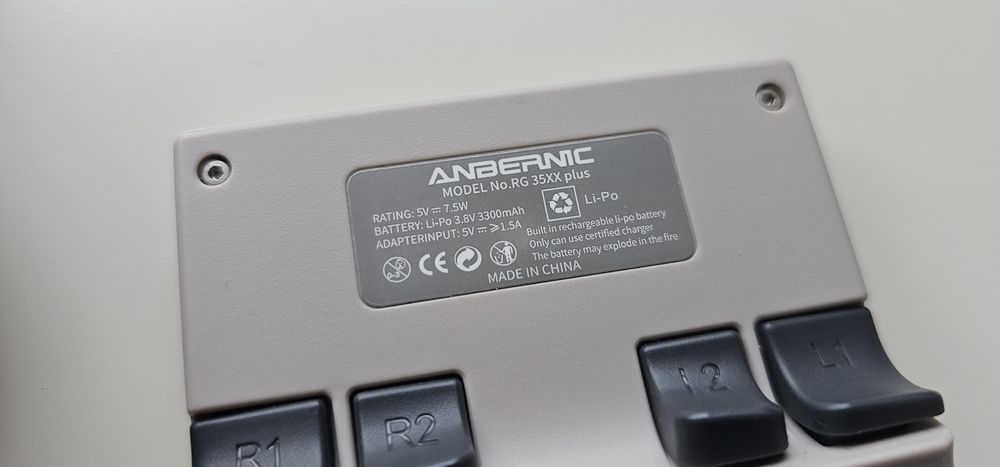 Anbernic RG35XX como novo