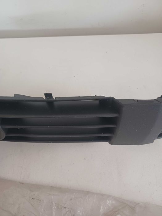 VW Passat 3BG B5.5 Grelha Direita Para-choques com sitio Farol Nevoeiro