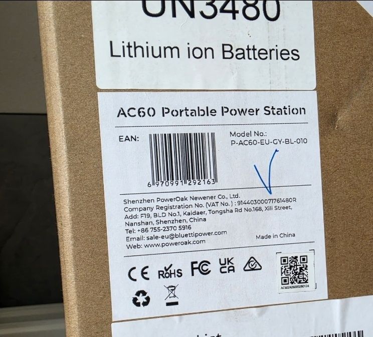 Портативна зарядна станція Bluetti AC60
