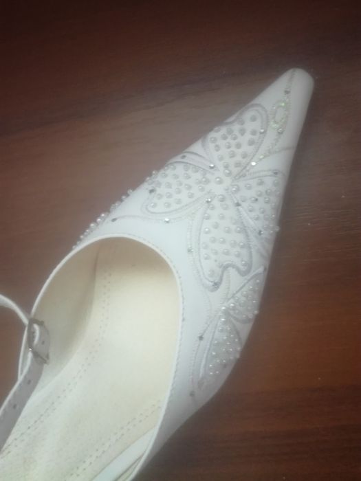 Продам босоножки