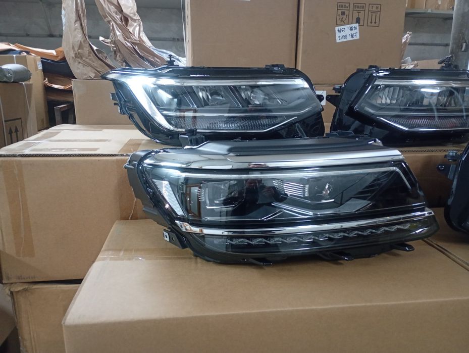 Volkswagen  Tiguan 18+ и 21+ фары Фольксваген Тигуан 18+ и 21+