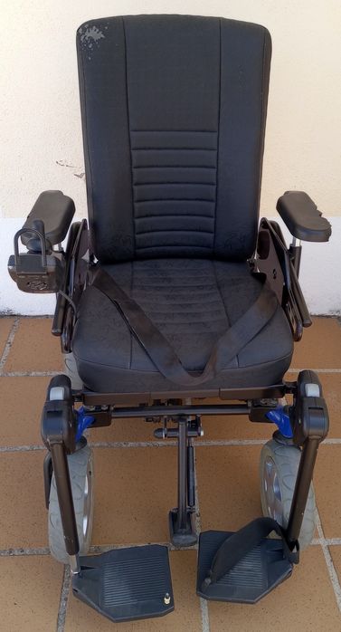 Cadeira de rodas elétrica