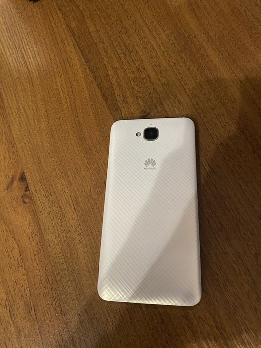 Телефон Huawei Y6 pro