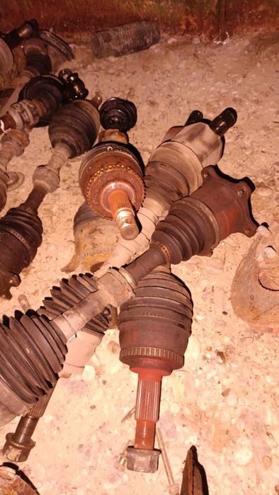 Полуось граната поворотний кулак Nissan xtrail t 30