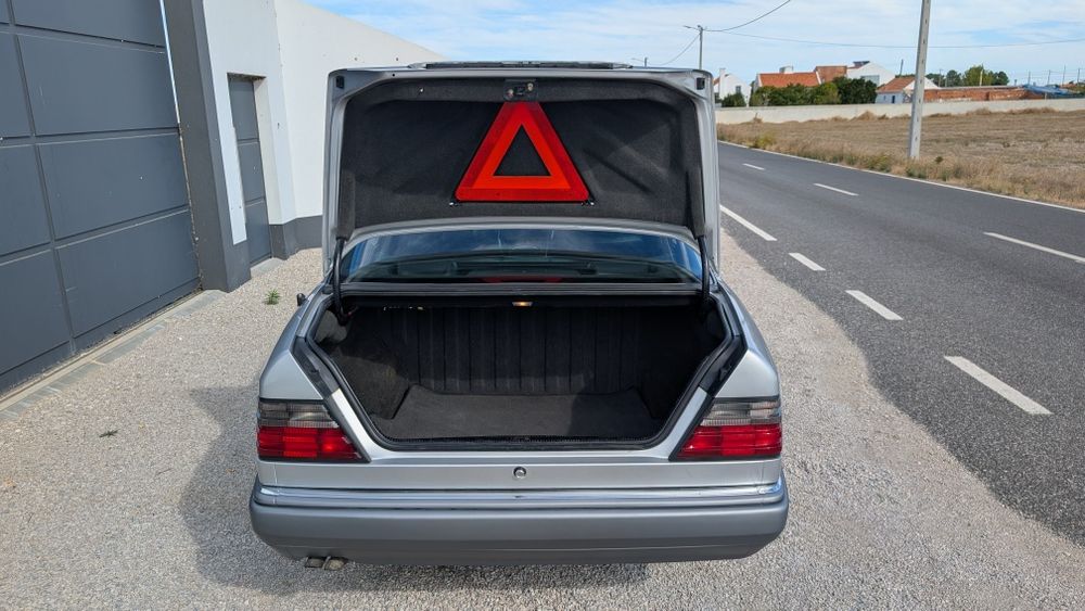 Mercedes-Benz W124 200E 16V