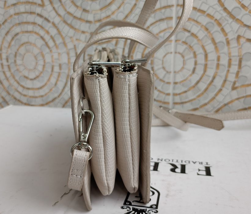 Мини-сумка с эффектом змеи, бренд MNG