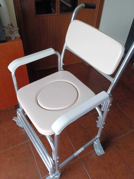 Cadeira sanitária