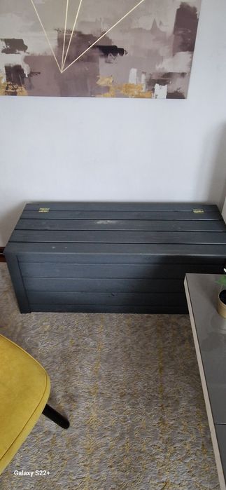 Skrzynia z poduszką.