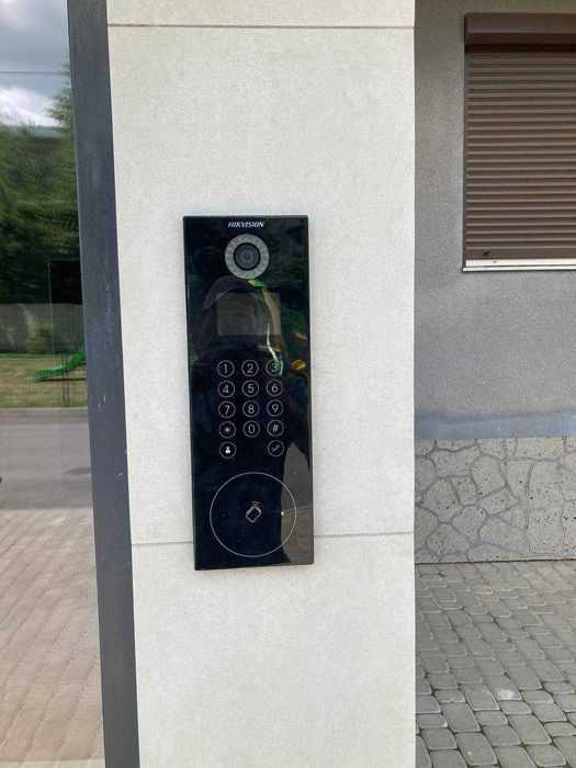 Монтаж систем безпеки та контролю доступом