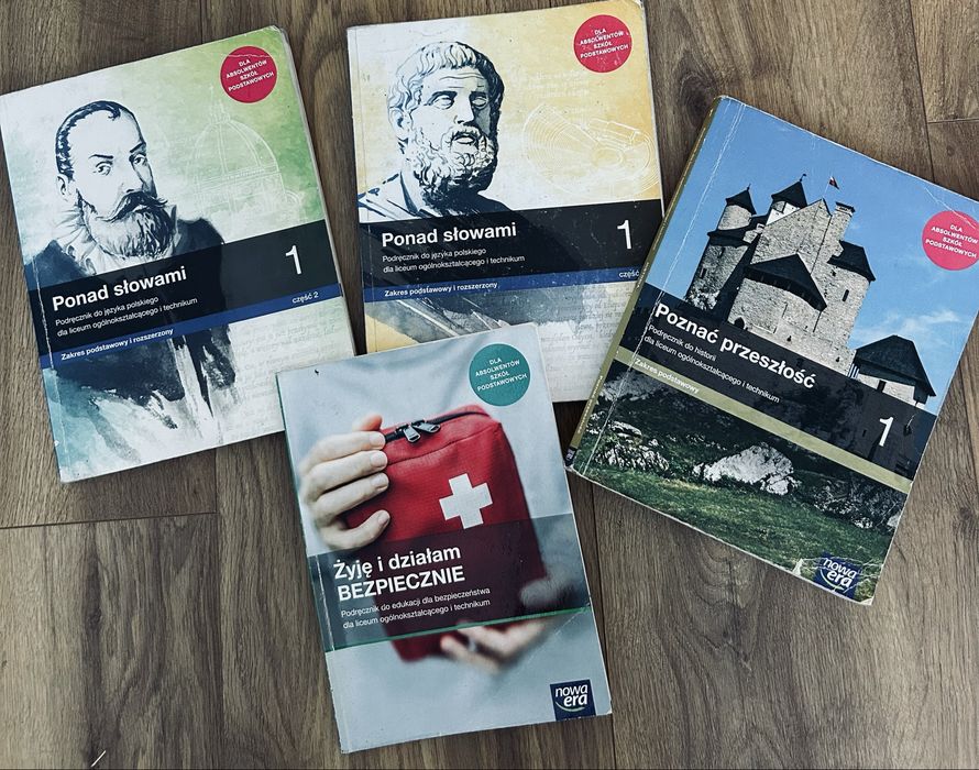 Komplet podrecznikow szkolnych kl 1