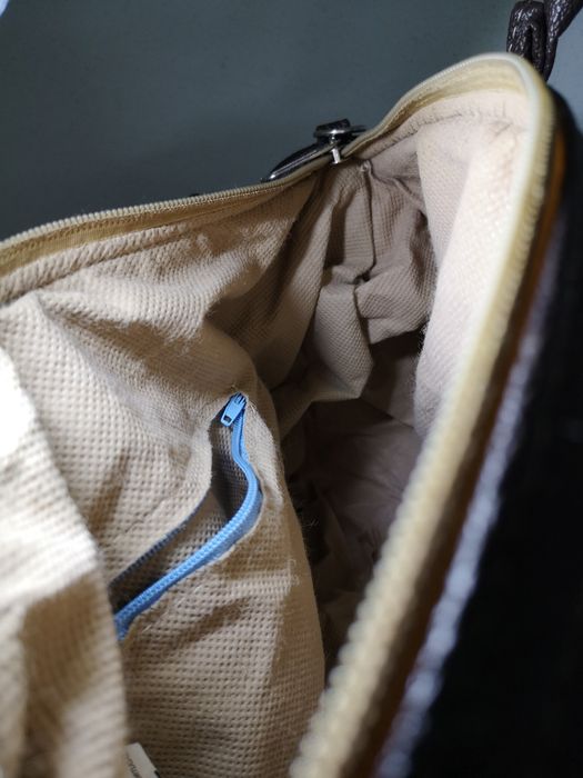 Mala castanha com fecho