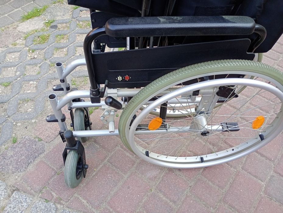 Wózek inwalidzki wzmocniony
