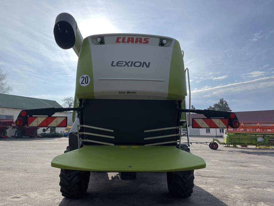 Комбайн CLAAS LEXION 670 2011 Vario750