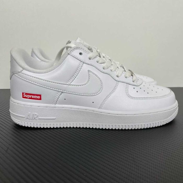 Nike Air Force 1 Supreme R. 42
