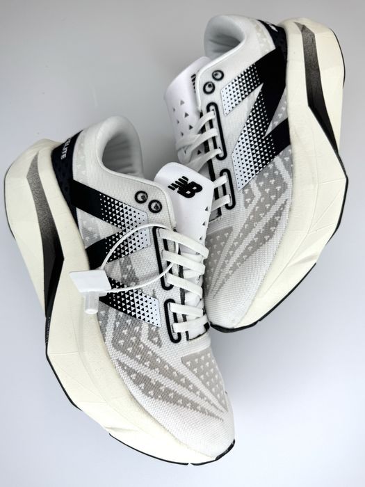 Кроссовки  New Balance НОВЫЕ - 39 размер есть в НАЛИЧИИ