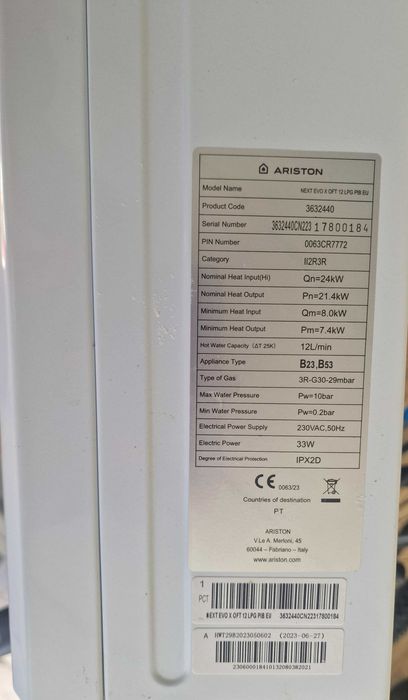 Esquentador a gás ventilado ARISTON NEXT EVO X OFT 12L NATURAL Eficiente (Classificação A) 402 € en LeroyMerlin