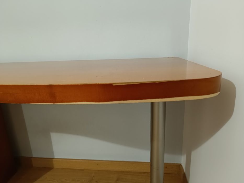 Secretária com gavetas