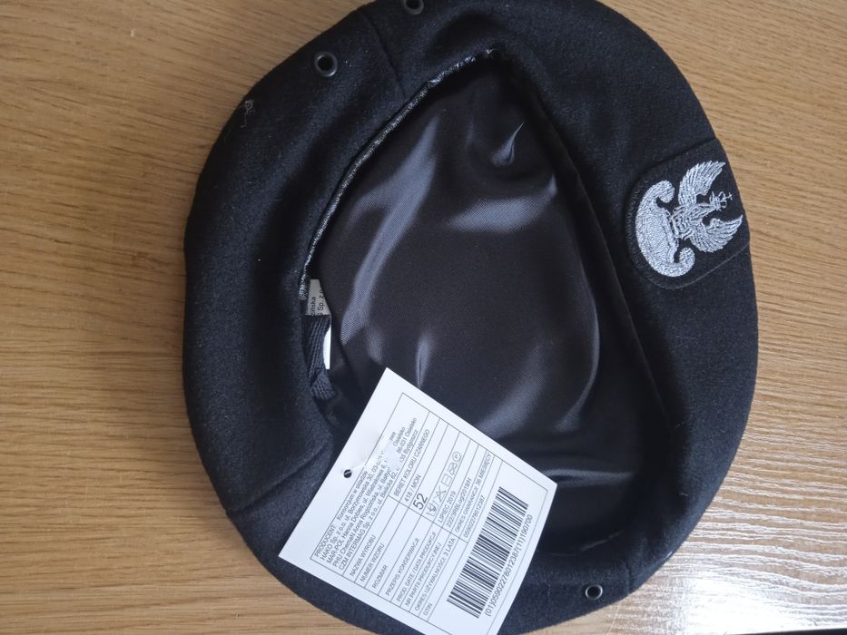 Beret czarny nowy