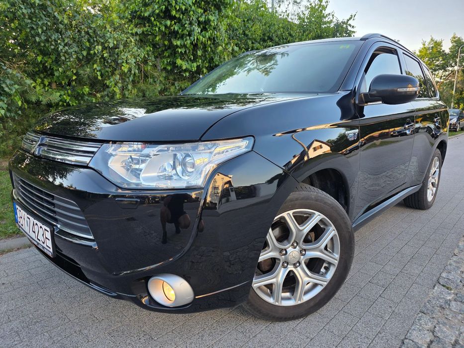 Mitsubishi Outlander 2014r. 2.0 Plug-HYBRID 189 KM. 4x4 SKÓRA,NAWI,KAMERA,ALU, Serwis,WARTO