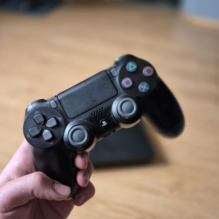 Ps 4 1 terabajt stan idalny