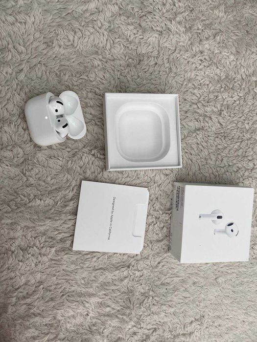 Навушники Apple AirPods 4 з ANC (шумозаглушення)