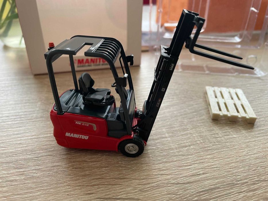 Model - wózek widłowy Manitou ME 316