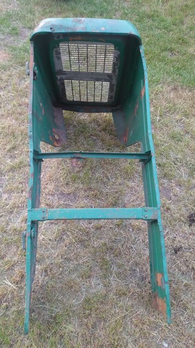Maska grill atrapa ursus C-360 przód zamek