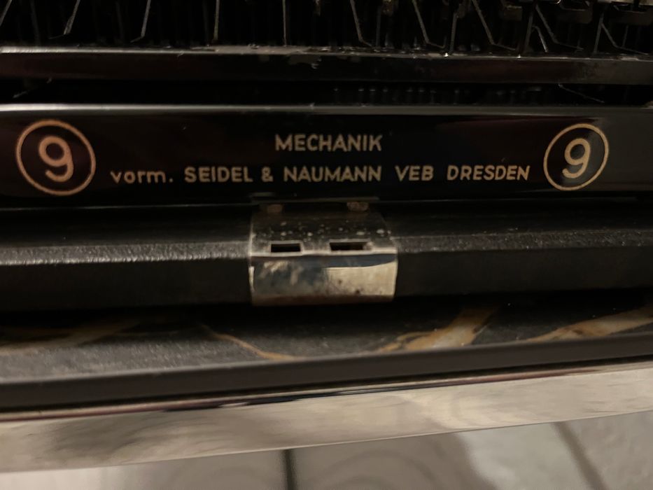 maszyna do pisania ERIKA