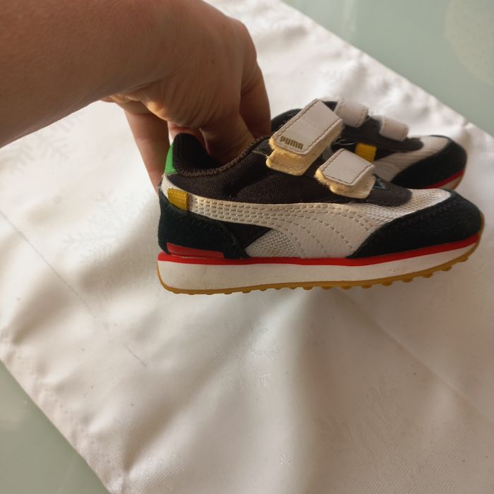 Granatowe buciki PUMA