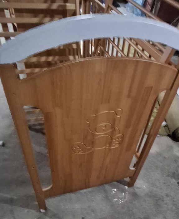 2 camas de bebe e cama para carrinho