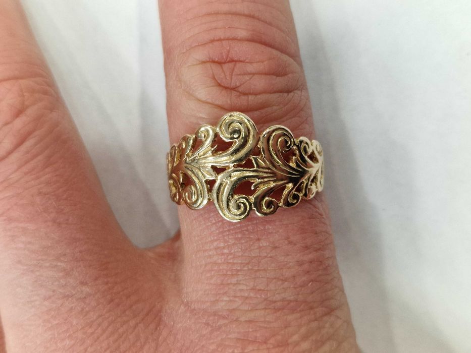 Złoty pierścionek/ 750/ 5.13 gram/ R26/ Lite złoto/ XX wiek/ Szwecja