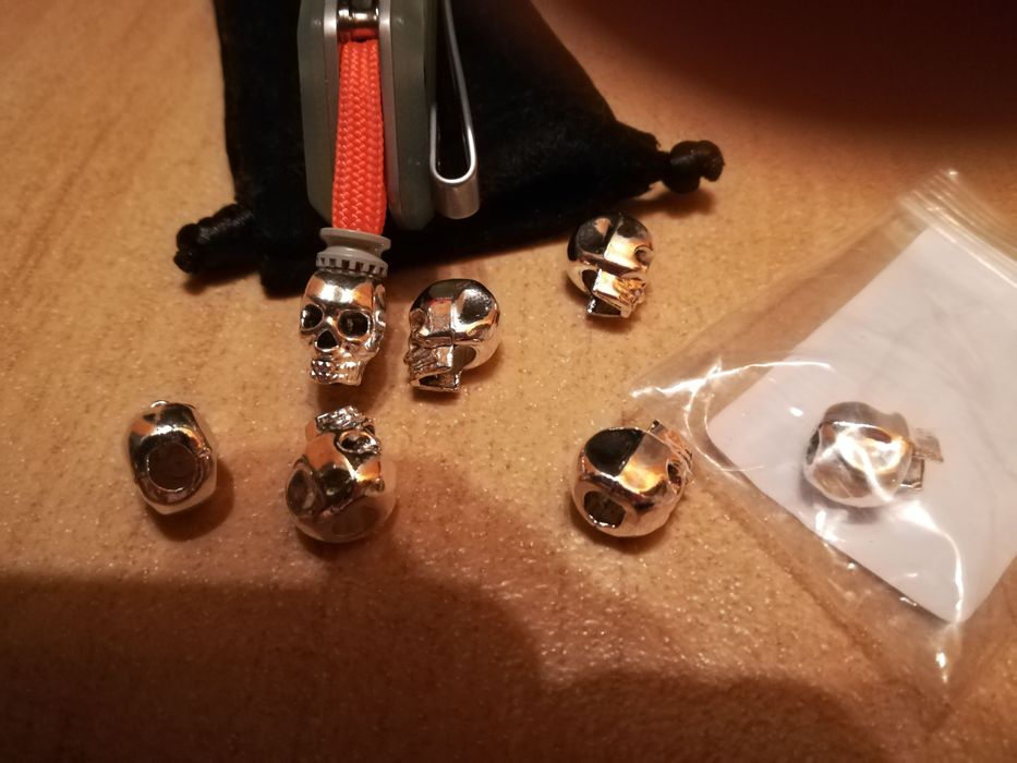 Czaszka, koralik HQ bead do noża, brody bluzy itd 2 sztuki