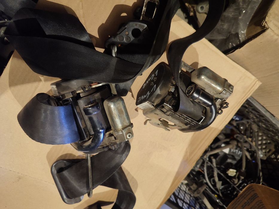 Ремені безпеки передній лівий, правий задній лівий правий Сітроен Пежо