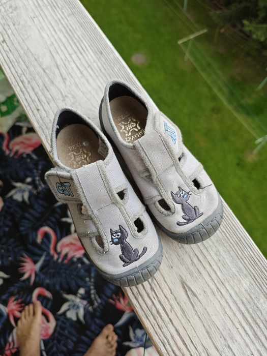 Buty dla dziecka 27