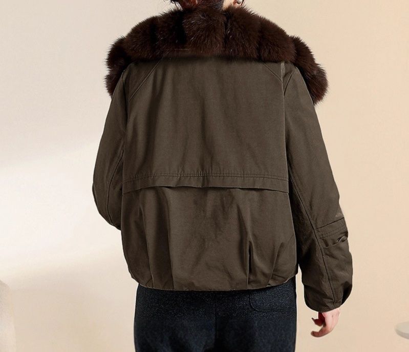 Жіноча куртка розмір L