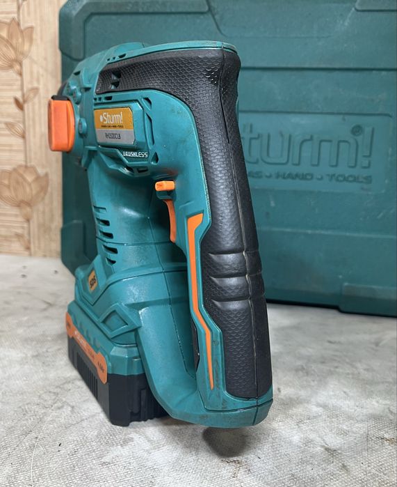 Sturm RH2520CLB Перфоратор 20V 4Ah Безщітковий Кейс