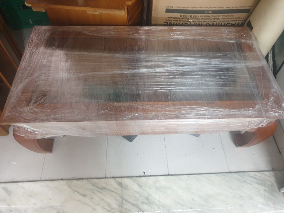 Mesa centro em cerejeira