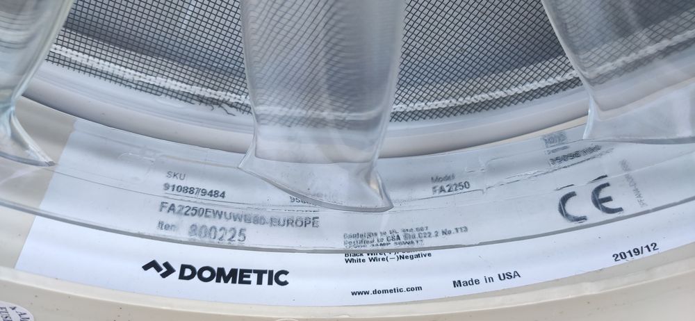 Wentylator , świetlik dachowy Dometic do przyczepy kempingowej lub kampera