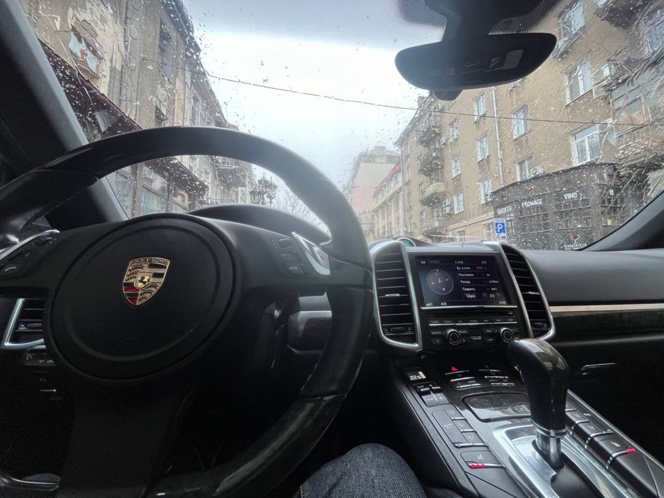 Продам Porsche Cayenne